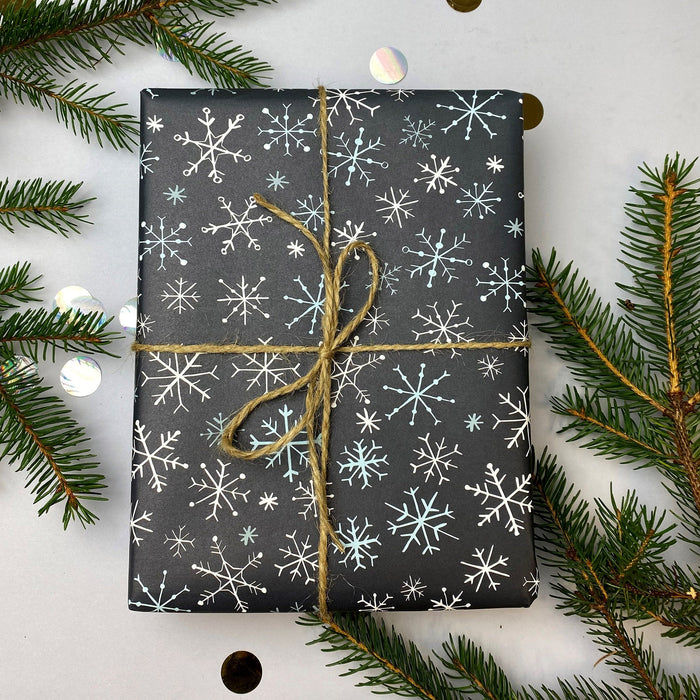 Christmas Gift Wrap - Snowflakes (2 sheets - WR46)